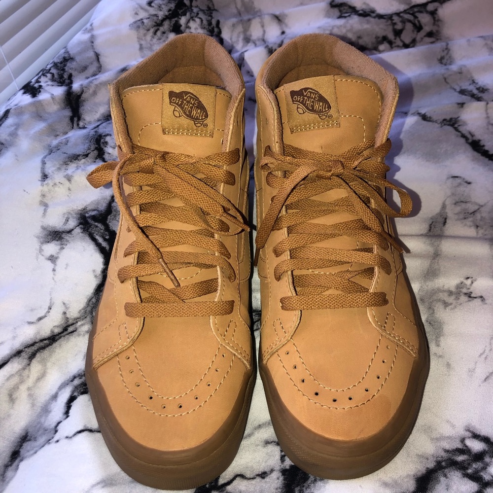 Tan Vans sk8-hi